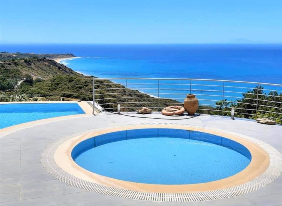 Kaminia Blu Villa Ratzaklion Bagian luar foto